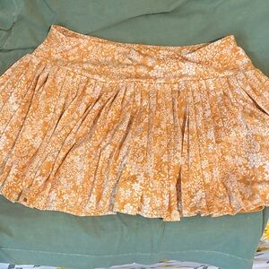 NWT Laura Ashley Mustard Yellow Floral Pleated Tennis Skirt Medium